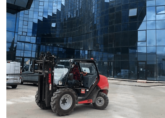 Manitou MC25-4 heftruck Ecranes huren