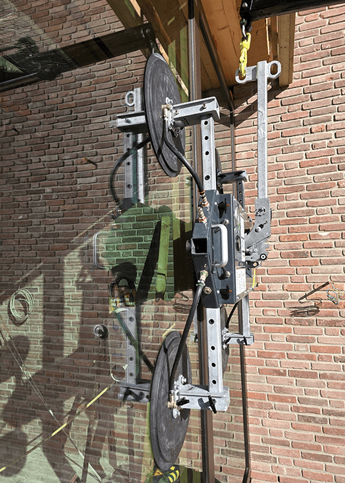 Hoeflon C6e minihijskraan en glaszuiger S800 huren Ecranes