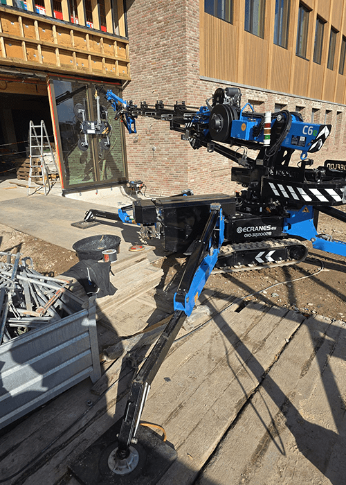 Hoeflon C6e minihijskraan en glaszuiger S800 huren Ecranes