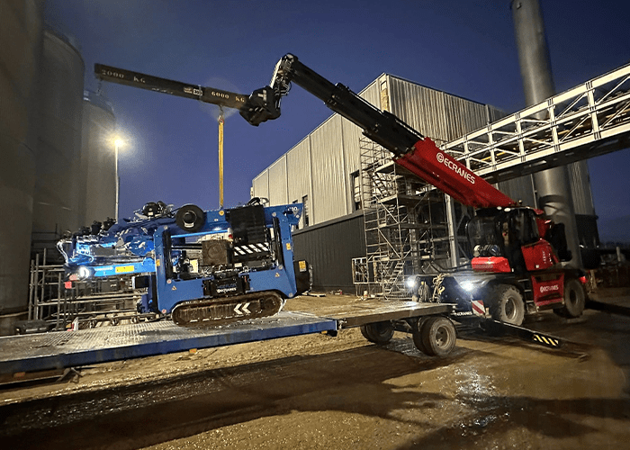 Verreiker Manitou 2660 en Hoeflon C10e huren bij Ecranes